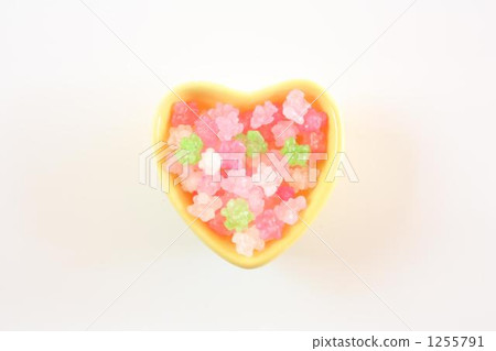 Heart shaped instruments and Spin Sugar 1255791
