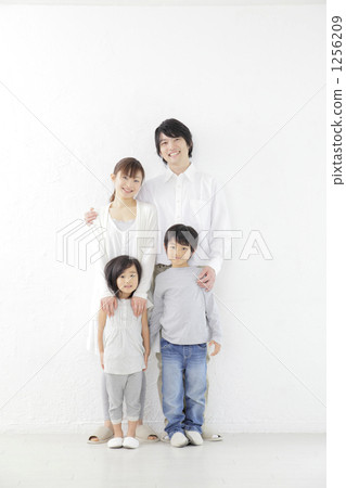 女兒 成年 成熟 1256209