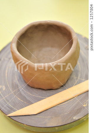 Pottery class and senior life ceramic art image. 1257804