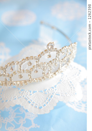 Rhinestone tiara 1262398