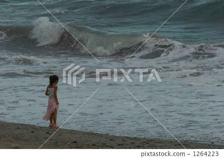 teenage girl, raging wave, rough seas 1264223