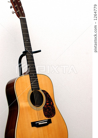 Vintage acoustic guitar 1264779