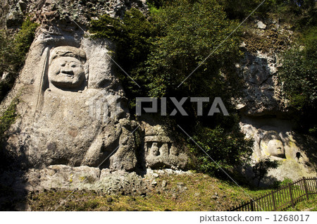 kumano magaibutsu, buddhcarved in stone, kunisaki peninsula 1268017