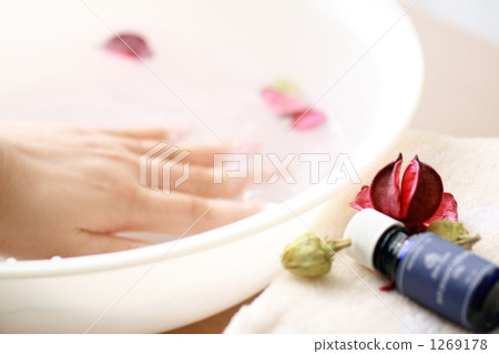an aromatherapy bath, bathe, aroma therapy 1269178