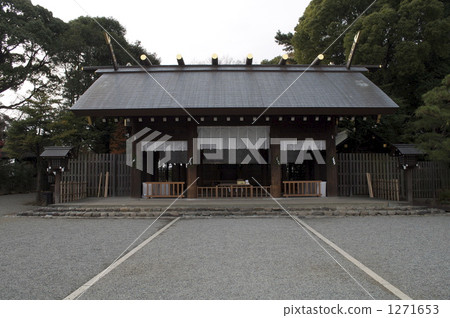 皇帝Iseyama Ojinjinga 1271653