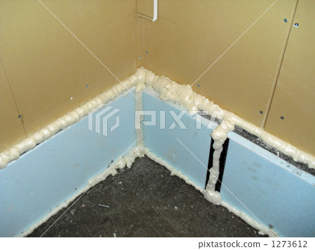 Air-tight thermal insulation construction of housing 1273612