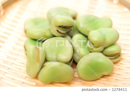 Spicy beans of boiled spring vegetables. 1278411