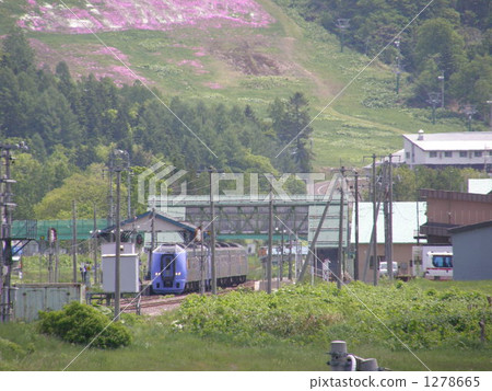Aishiharukufu Station in early summer 1278665