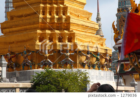 曼谷王國(盛大宮殿)塔在泰國 曼谷王國(盛大宮殿)塔在泰國 1279036