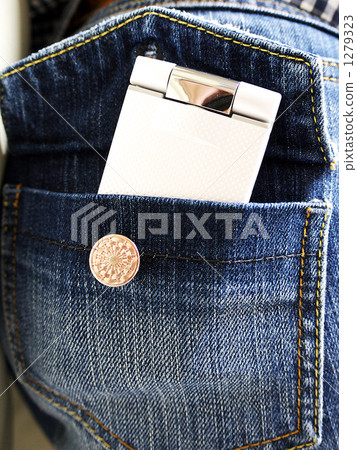 Jeans's butt pocket (folding mobile) Jeans's butt pocket (folding mobile) 1279323