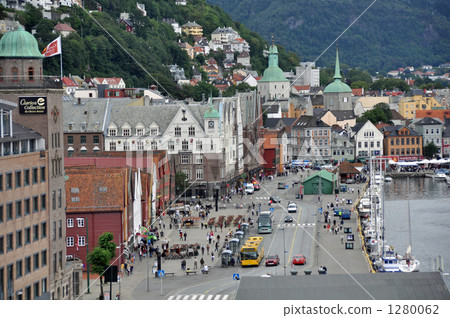 Bryggen area in the morning 1280062