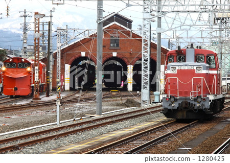 Itoigawa red brick garage · F 1280425