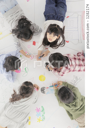 enjoy oneself, play, playful 1282174
