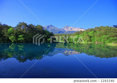 Goshikinuma (Bishamon Swamp) 1283140