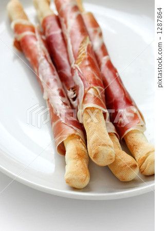 Gristini wrapped in a prosciutto 1287864