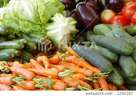 新鮮的夏季蔬菜 新鮮的夏季蔬菜 1292287