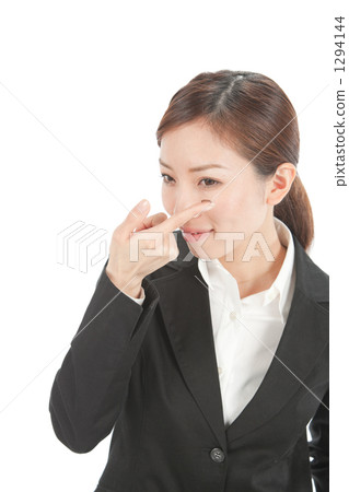 OL with contact lens on 1294144