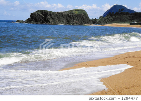 Tateyami在海灘的邊緣 Tateyami在海灘的邊緣 1294477