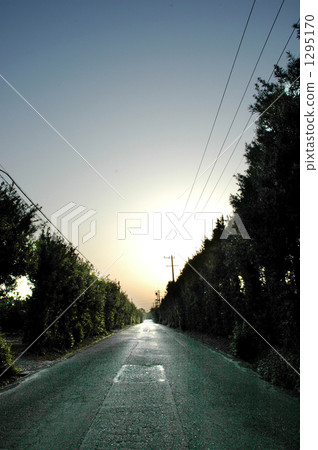 A road A road 1295170