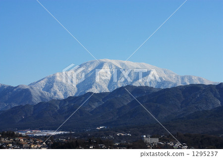 恩納山在冬天 1295237