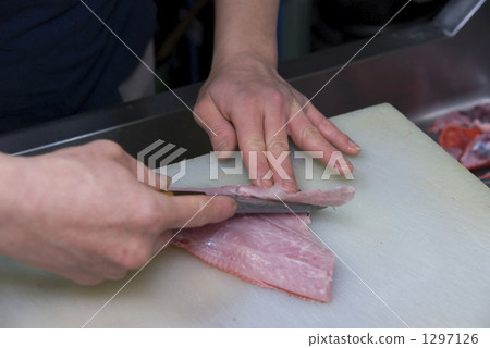 The process of making the beating of the gold eye bream no.14 1297126