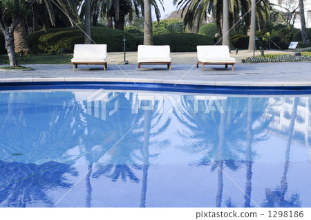 Poolside Poolside 1298186