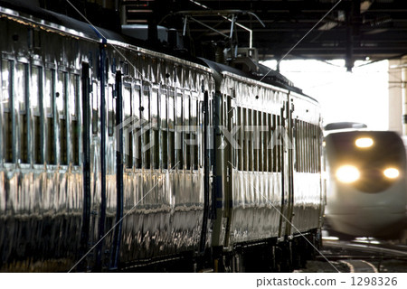 藍色畫北陸主線普通列車 藍色畫北陸主線普通列車 1298326