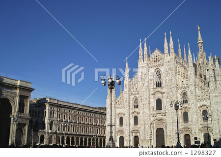 米蘭大教堂大教堂和Galleria Vittorio Emanuele II 米蘭大教堂大教堂和Galleria Vittorio Emanuele II 1298327