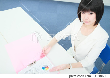 女商人解釋 女商人解釋 1298606