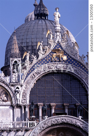St. Mark's Basilica of Venice St. Mark's Basilica of Venice 1300560