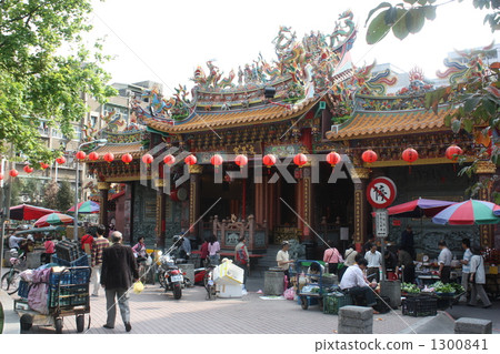 Taipei · Zhongda Morning Market and Temple 1300841