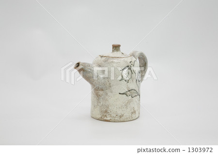 Mashiko burned white colored glazed grass painting teapot 1303972