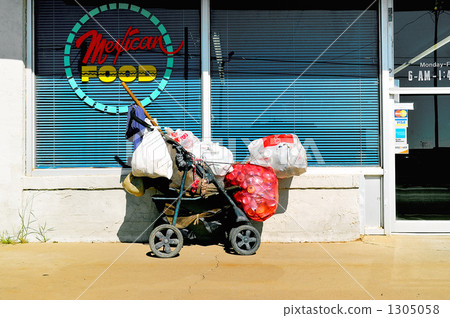 Aluminum can collection vehicle 1305058