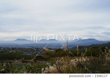 Shinshu Yamanouchi Town Fall of dusk of Hokushin Gotake from Yaeze 1306117