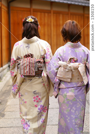 一個女人在京都觀光與和服（石牆街道） 1308150