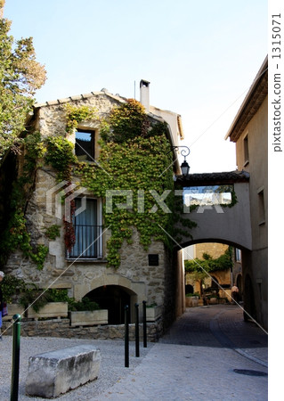 village, villages, residential 1315071