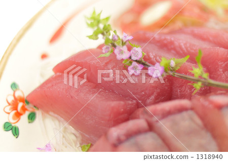 Skipjack sashimi (raw dish) 1318940