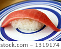 在盤子上的壽司 1319174