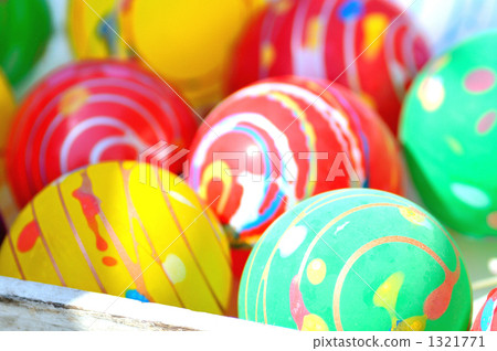 說到仙女攤位，溜溜球釣魚。 1321771