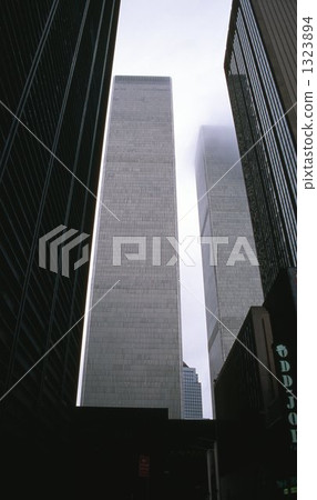  New York  1323894