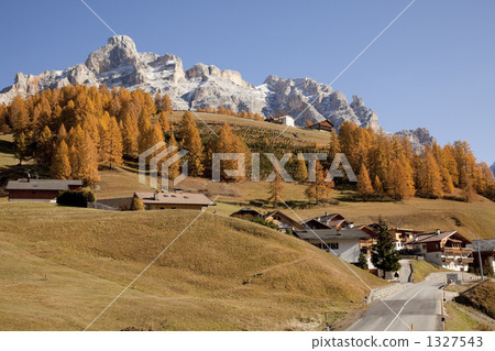 落入多洛米蒂山脈 1327543