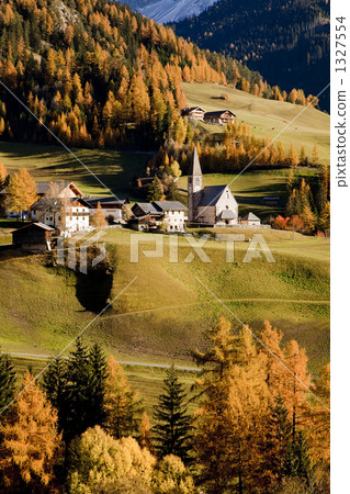 落入多洛米蒂山脈 1327554