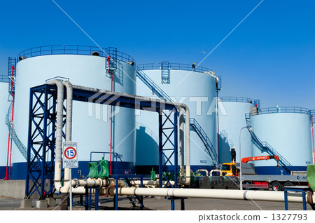 Oil tank 1327793