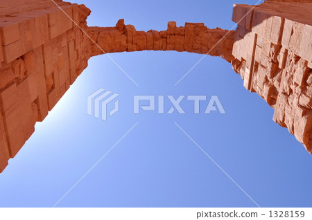 Petra ruins Petra ruins 1328159