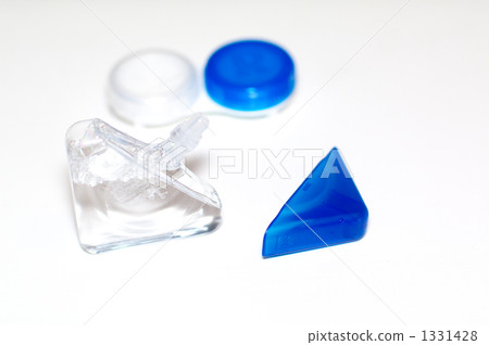 Eye drops and contact lens case Eye drops and contact lens case 1331428