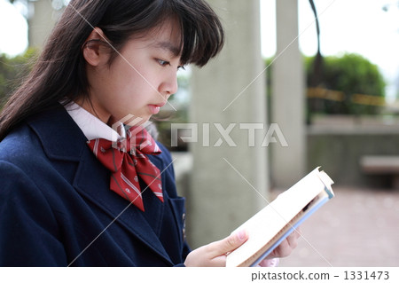 讀書的女孩 讀書的女孩 1331473