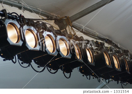 Lighting device 1331554