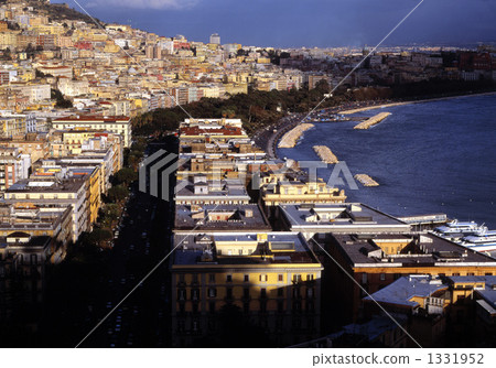 Overlooking the city from the hill of Naples Overlooking the city from the hill of Naples 1331952