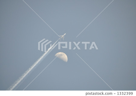 Moon and plane Moon and plane 1332399