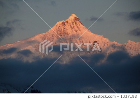 Umesato snowy mountain image Umesato snowy mountain image 1337198